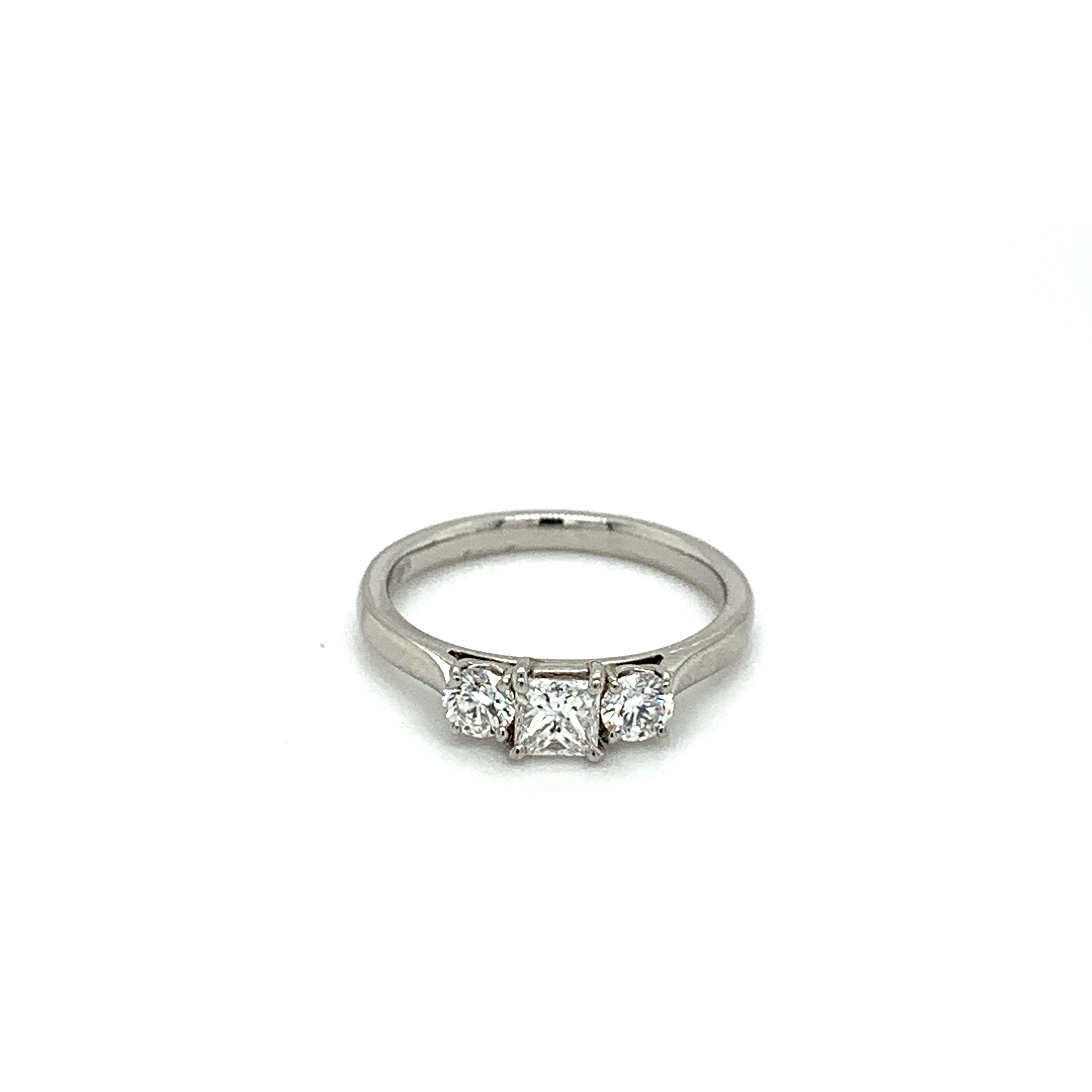 Diamond three-stone ring – Yakima Jewellery