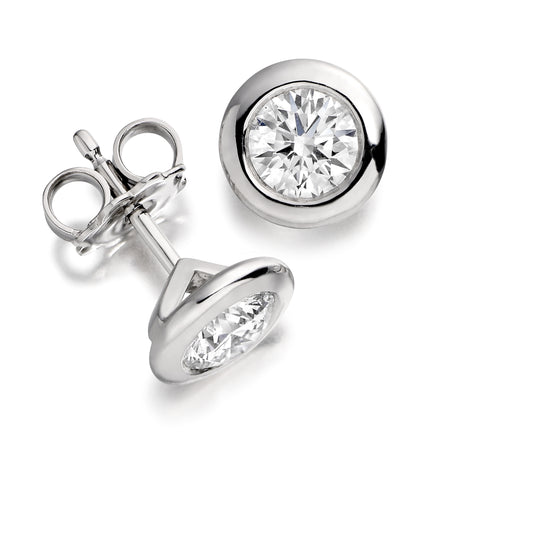 Rim Diamond Stud Earrings